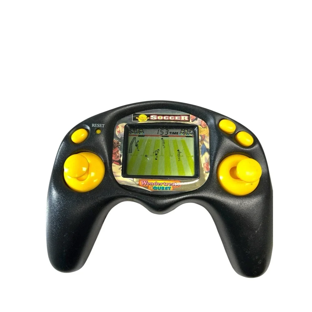 Vintage Handheld Electronic SOCCER WONDERTREATS‎ game 1998 Quest
